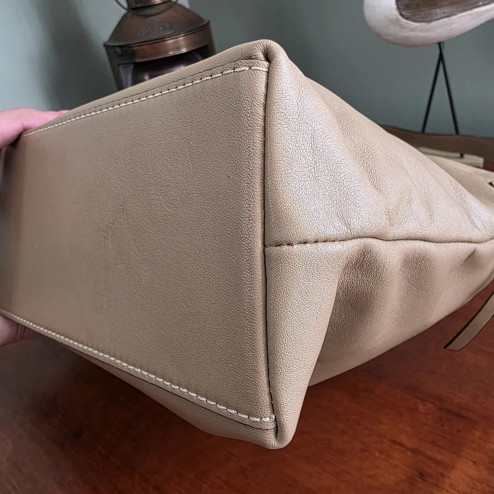 Etienne Aigner Tan Leather Hobo Shoulder Bag Minimalist Y2K
